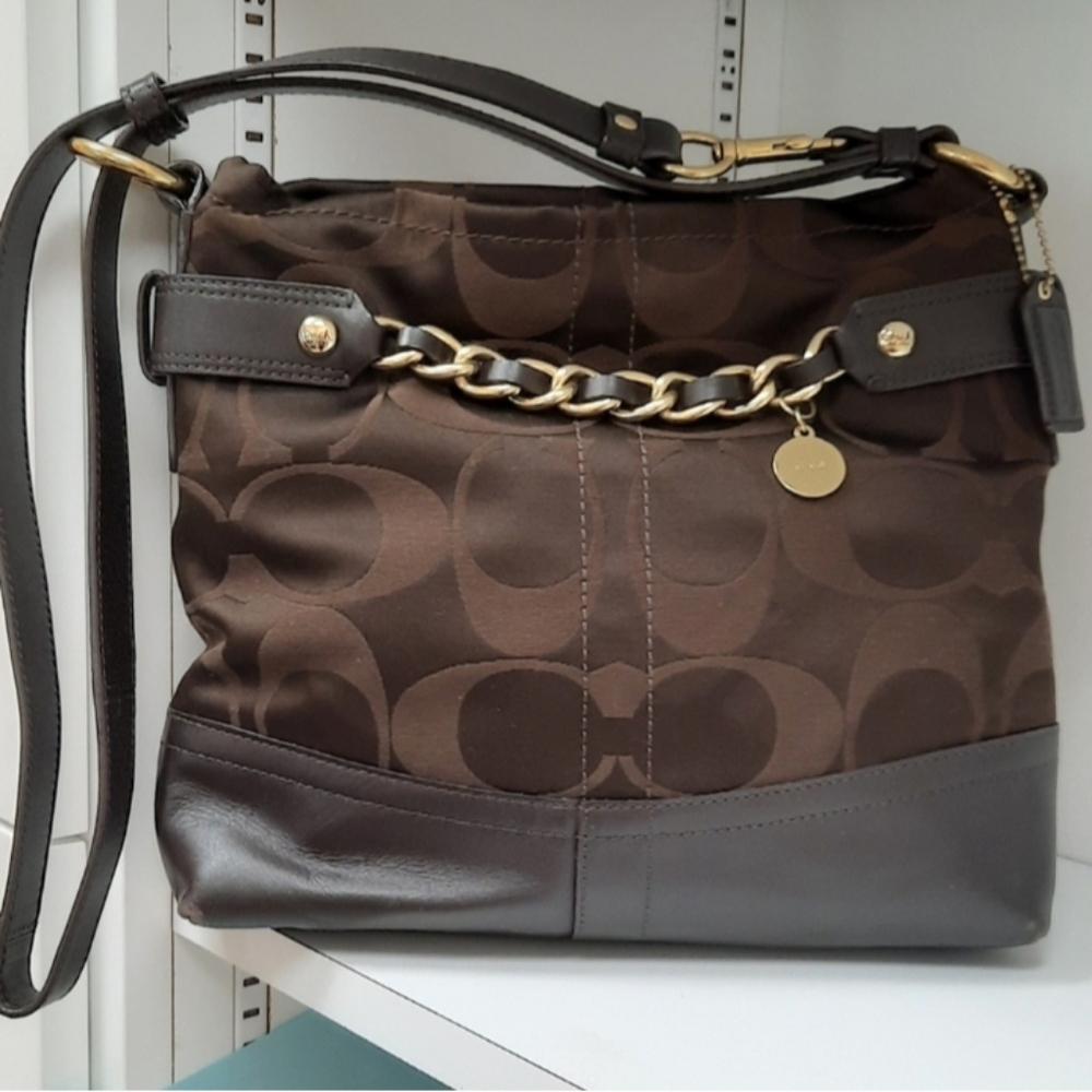 Coach, EUC, Women's, Crossbody Bag w/ Gold Chain, Zipper Closure